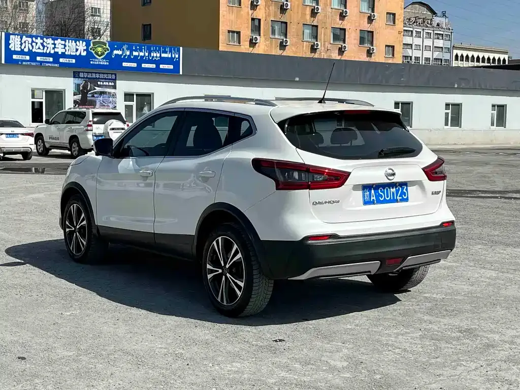 Nissan Qashqai — фото 8