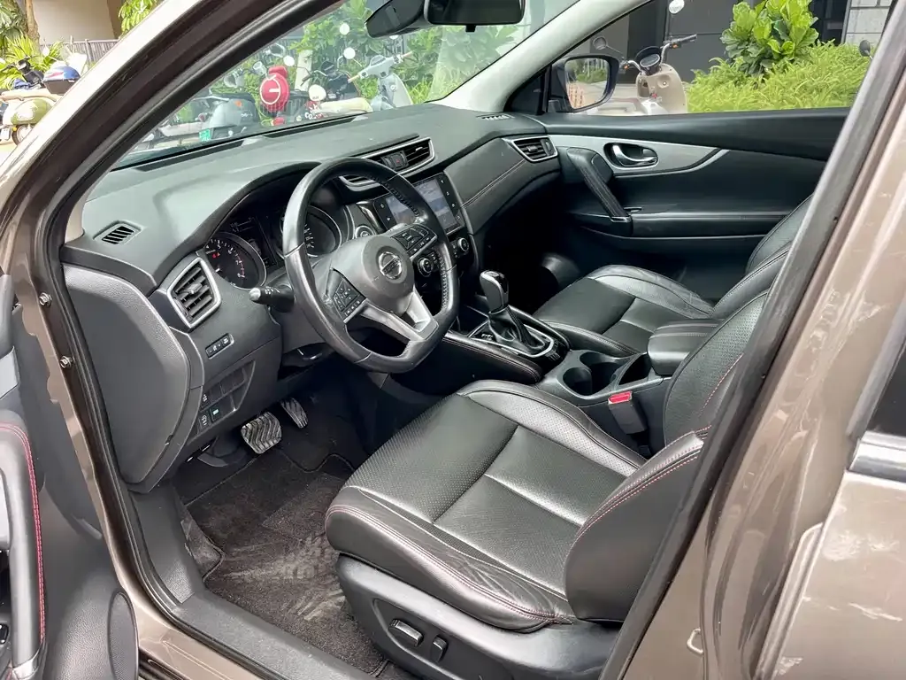 Nissan Qashqai 2021 из CN, фото 2