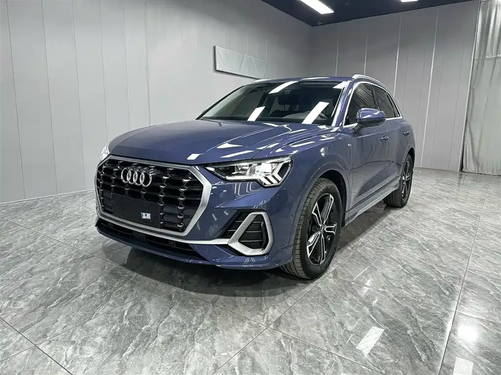Audi Q3 — фото 1