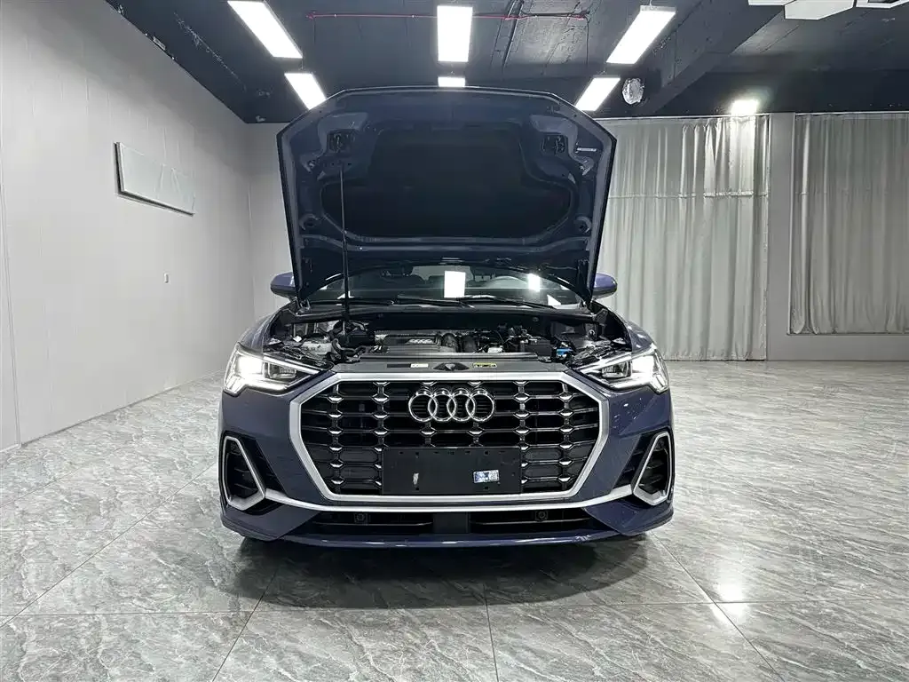 Audi Q3 — фото 8