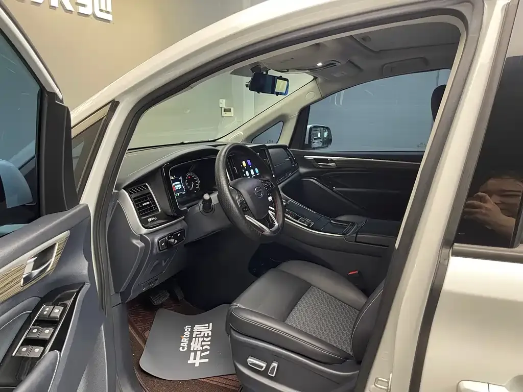 GAC Motor Trumpchi M8 — фото 10