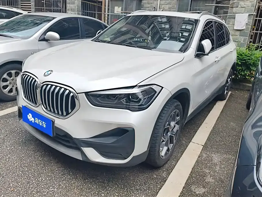 BMW X1 — фото 1