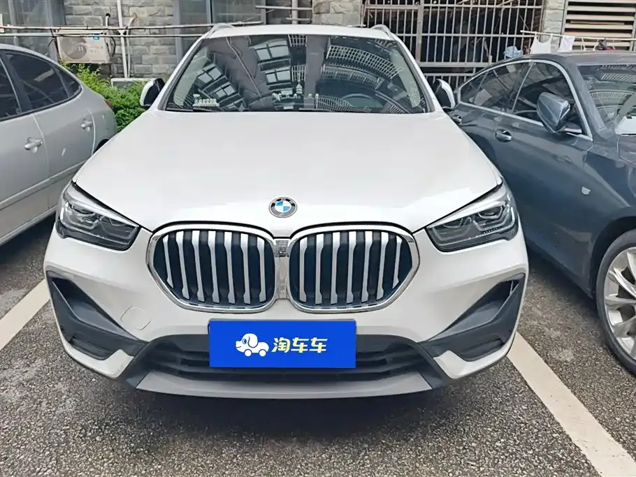 BMW X1 — фото 5