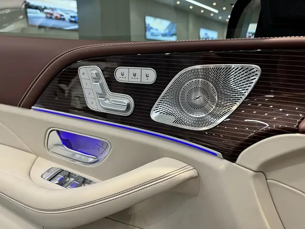 Mercedes-Benz GLS — фото 4