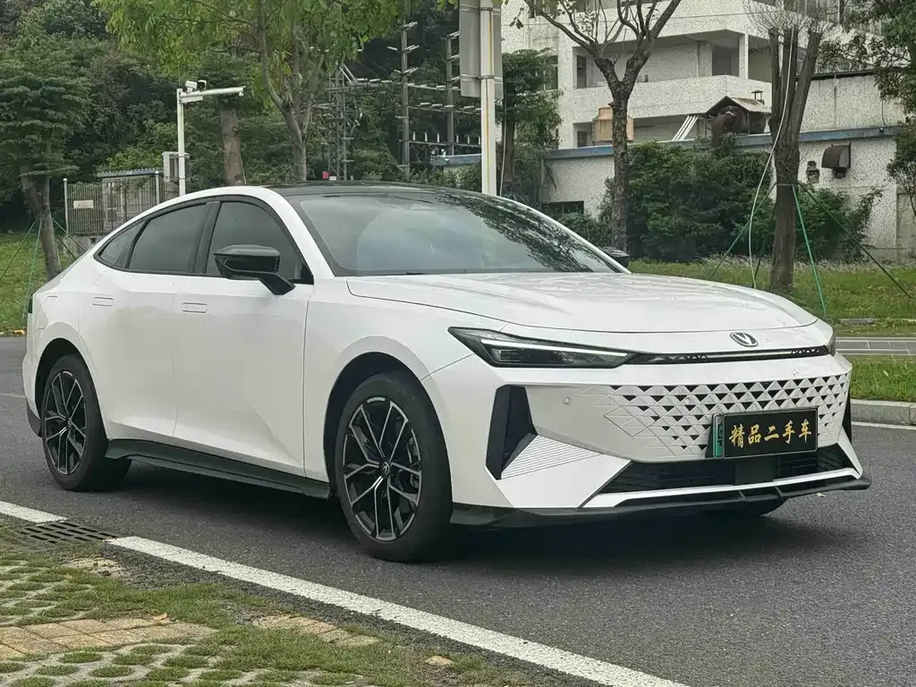 Changan UNI-V iDD 2024 из CN, фото 2