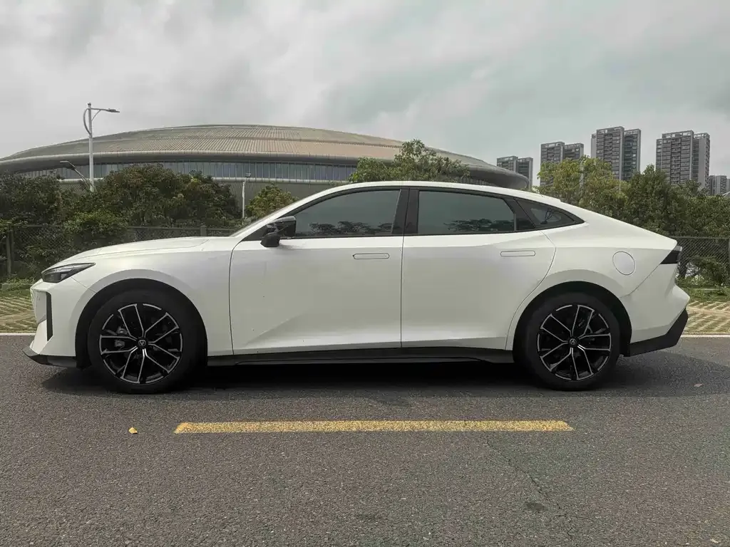 Changan UNI-V iDD 2024 из CN, фото 5