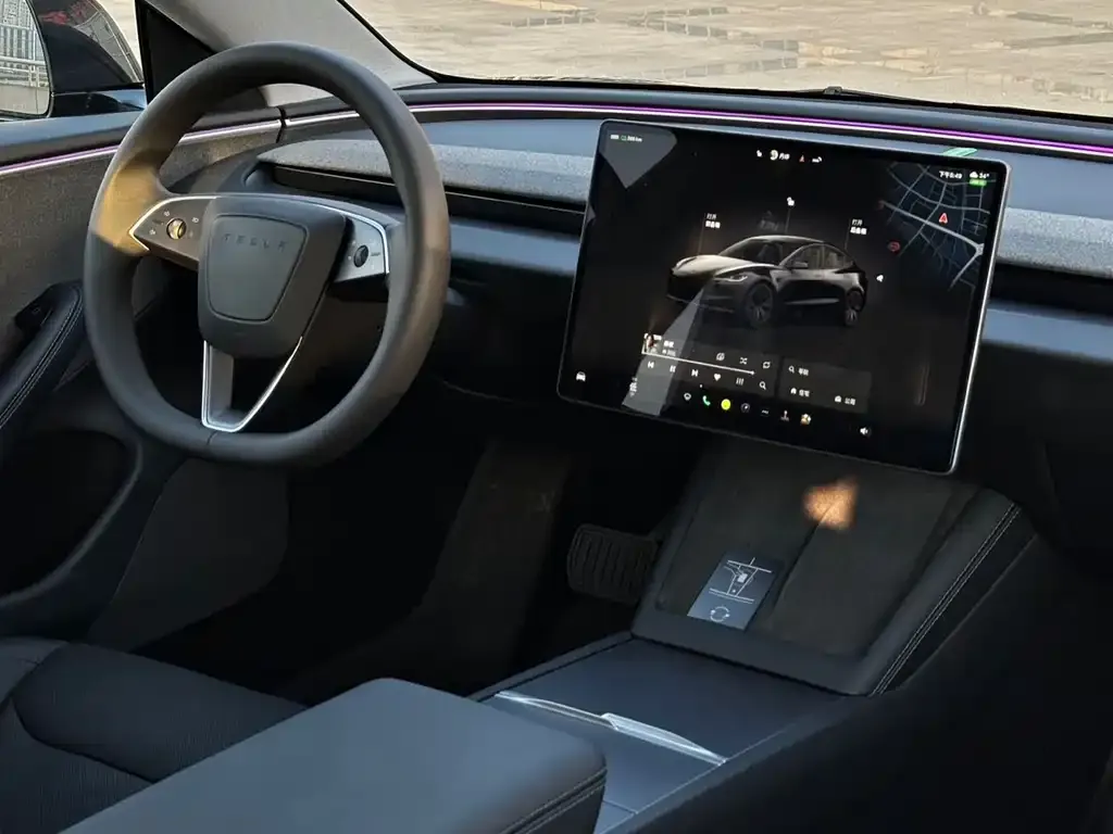 Tesla Model 3 — фото 3