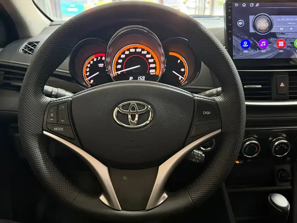 Toyota Yaris L — фото 8