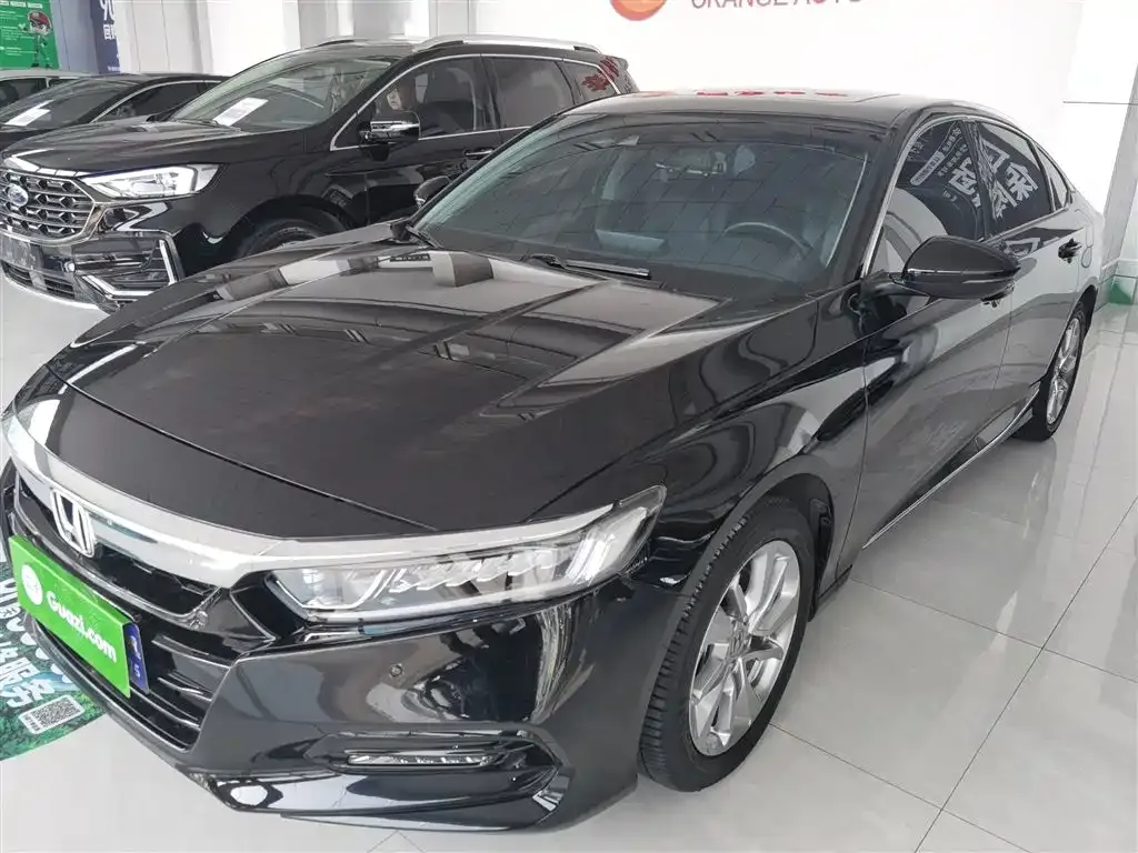 Honda Accord — фото 1