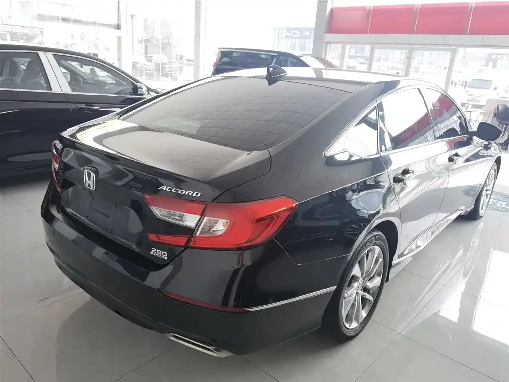 Honda Accord — фото 5