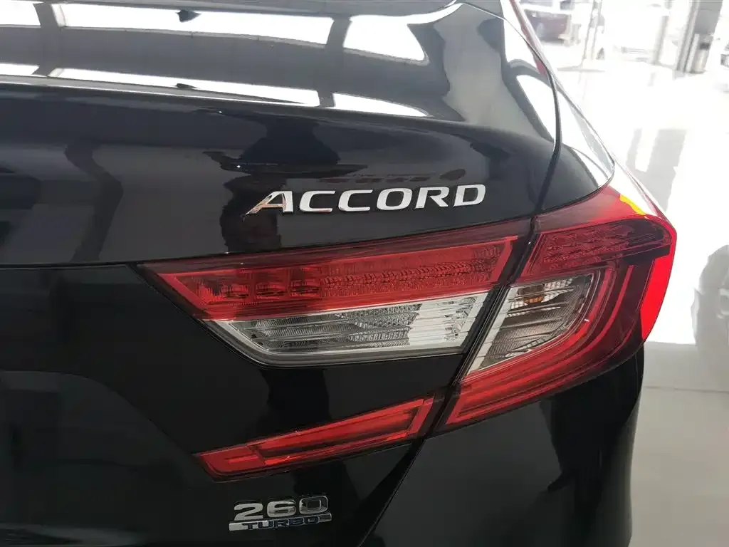 Honda Accord — фото 3