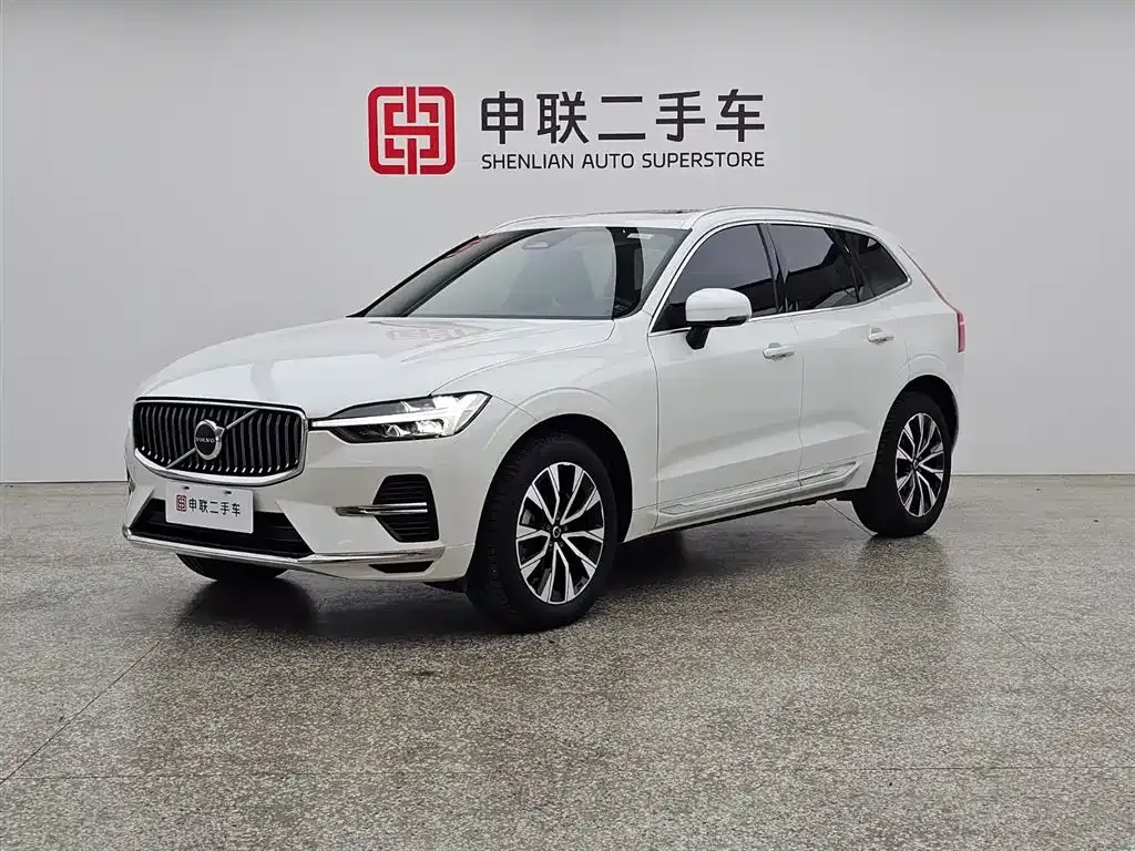 Volvo XC60 — фото 1