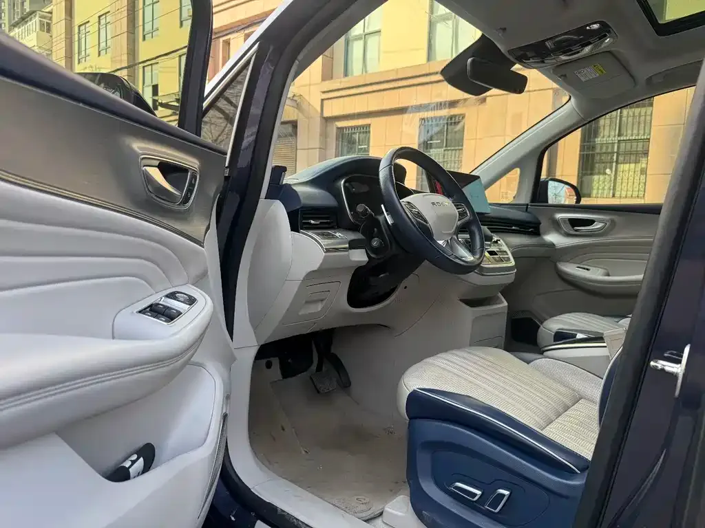 Roewe iMAX8 — фото 2