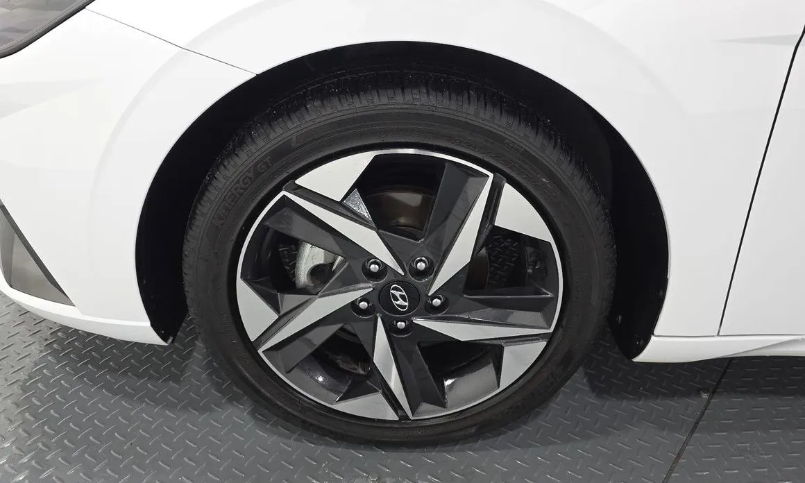 Hyundai AVANTE — фото 3