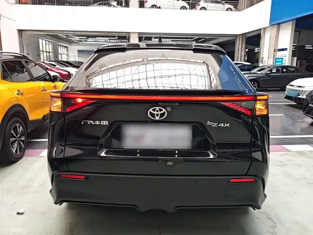 Toyota Platinum 4X 2024 из CN, фото 9
