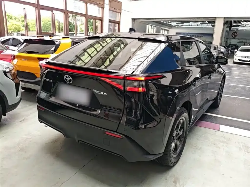 Toyota Platinum 4X 2024 из CN, фото 7