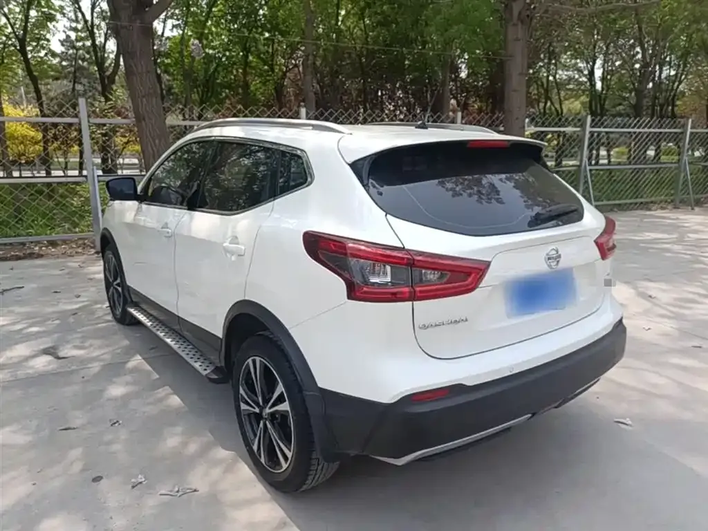 Nissan Qashqai — фото 10