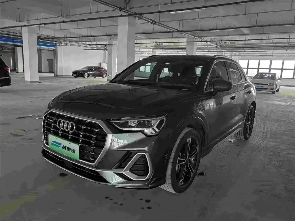 Audi Q3 — фото 1