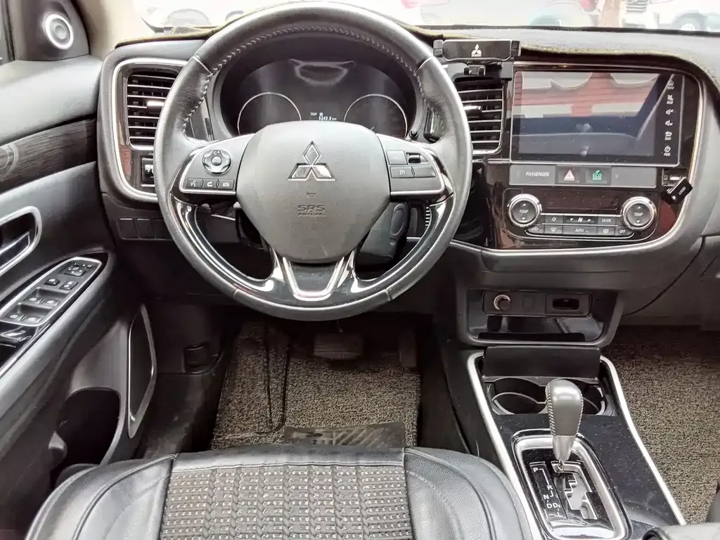 Mitsubishi Outlander 2021 из CN, фото 3
