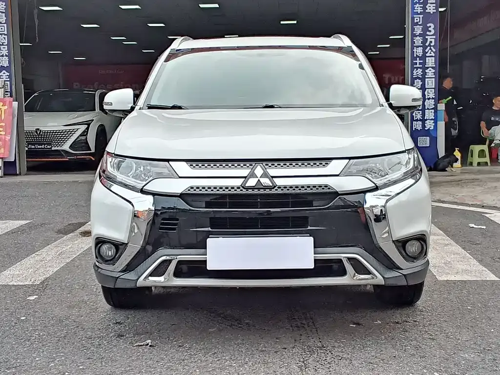 Mitsubishi Outlander 2021 из CN, фото 7