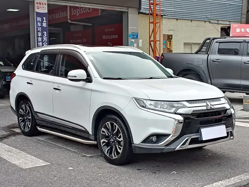 Mitsubishi Outlander 2021 из CN, фото 5