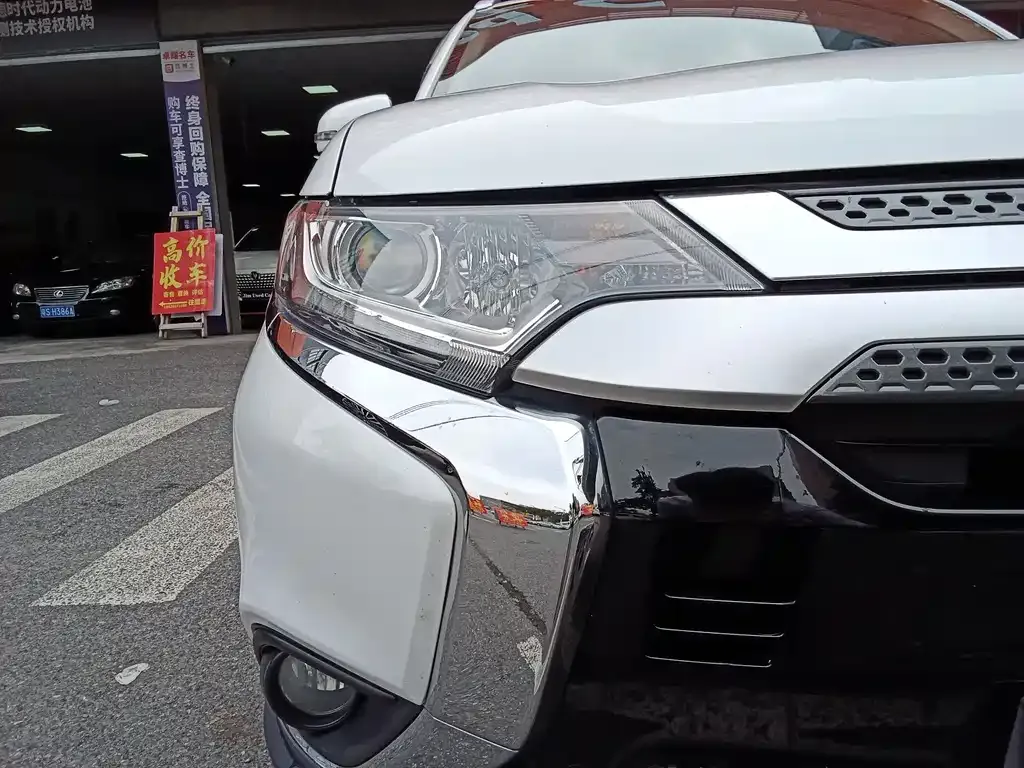 Mitsubishi Outlander 2021 из CN, фото 4