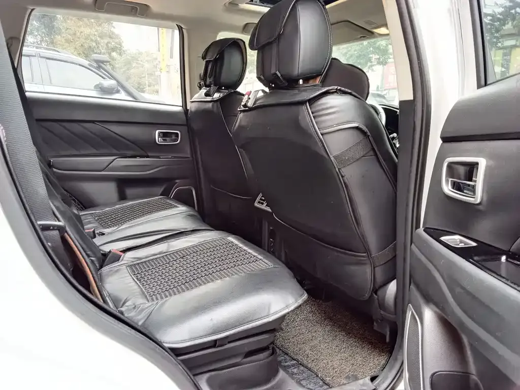 Mitsubishi Outlander 2021 из CN, фото 2