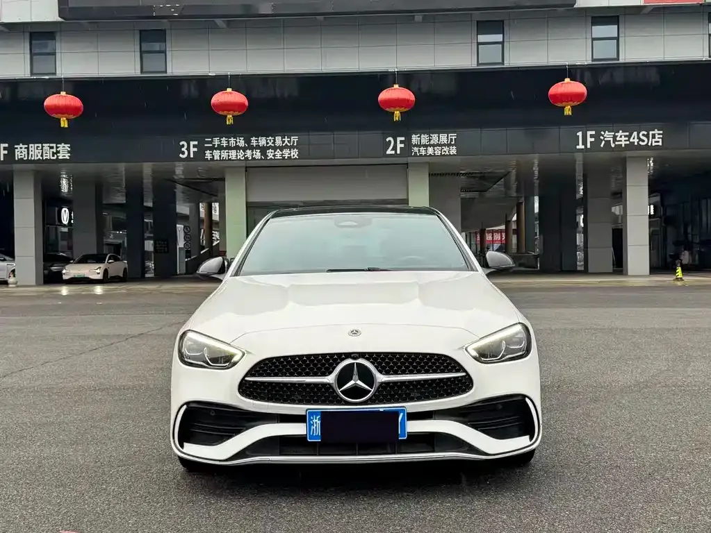 Mercedes-Benz C-Class — фото 1