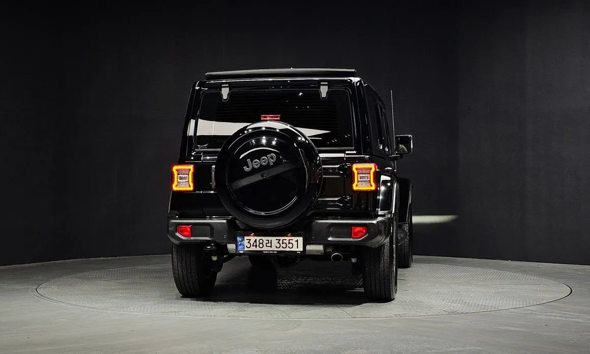 Jeep Wrangler — фото 10