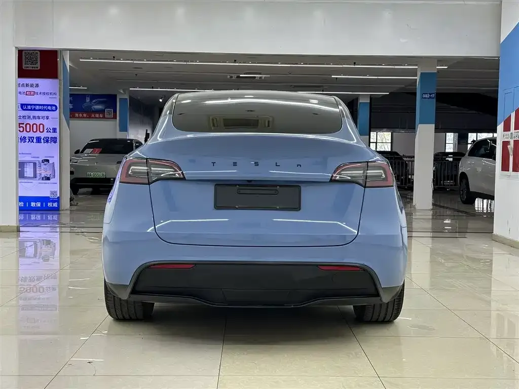 Tesla Model Y — фото 10