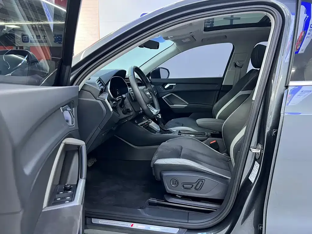 Audi Q3 — фото 10