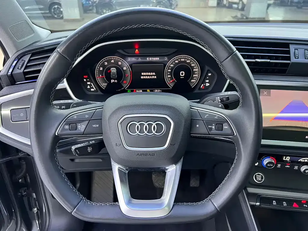 Audi Q3 — фото 5