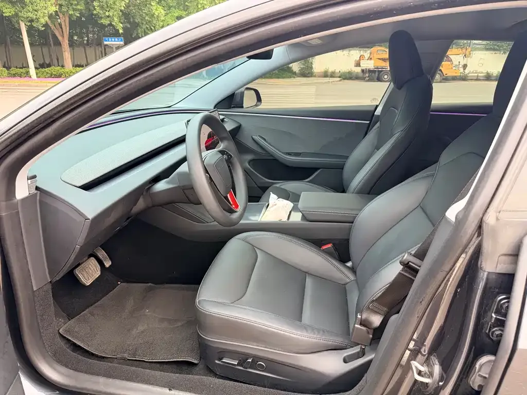 Tesla Model 3 — фото 2
