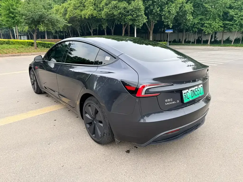 Tesla Model 3 — фото 9