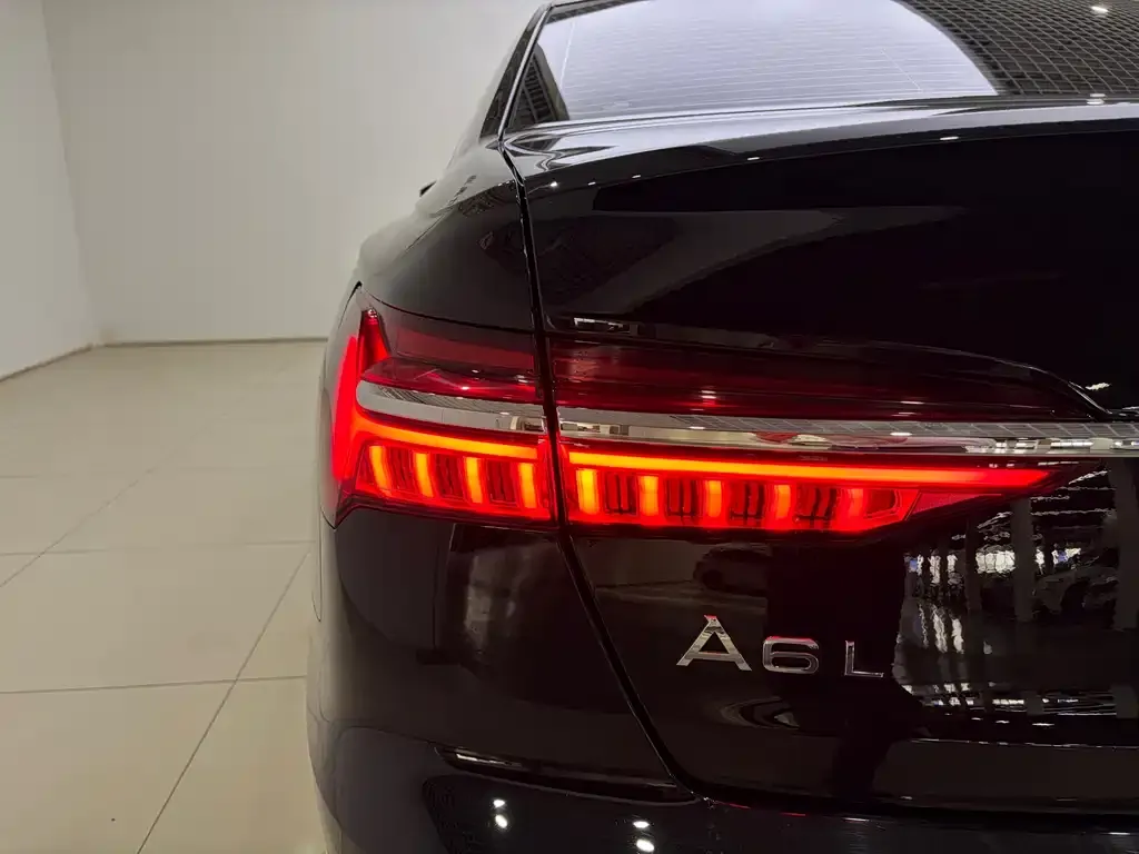 Audi A6L — фото 9
