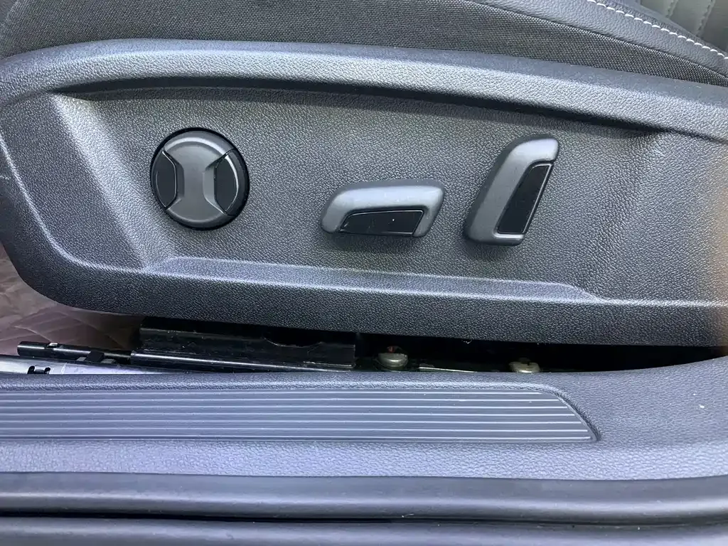 Volkswagen Passat — фото 10