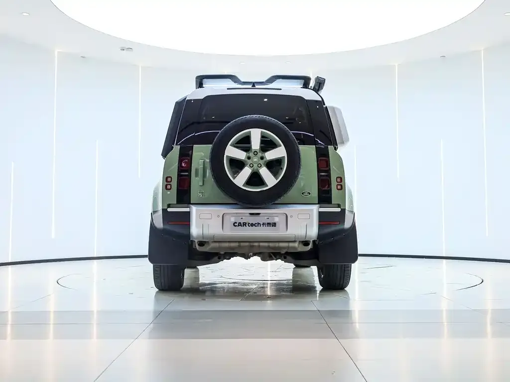 Land Rover Defender — фото 6