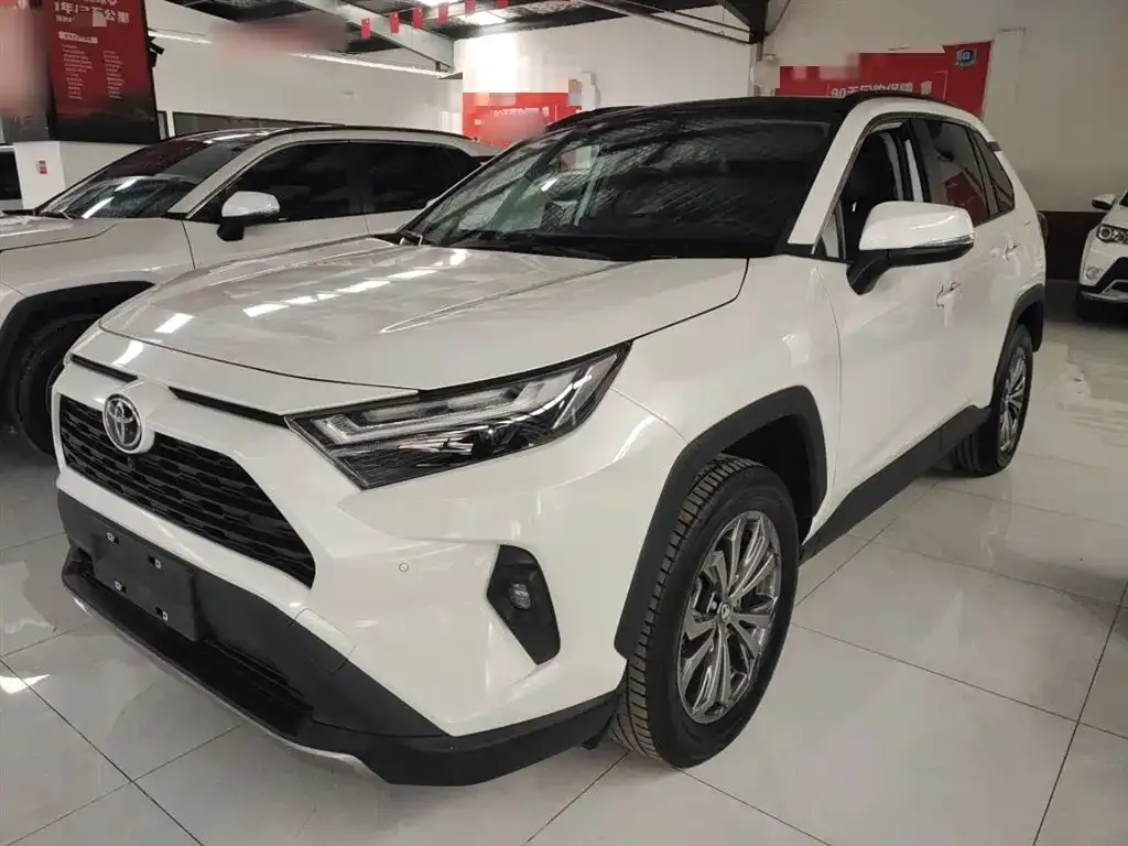 Toyota RAV4 — фото 1