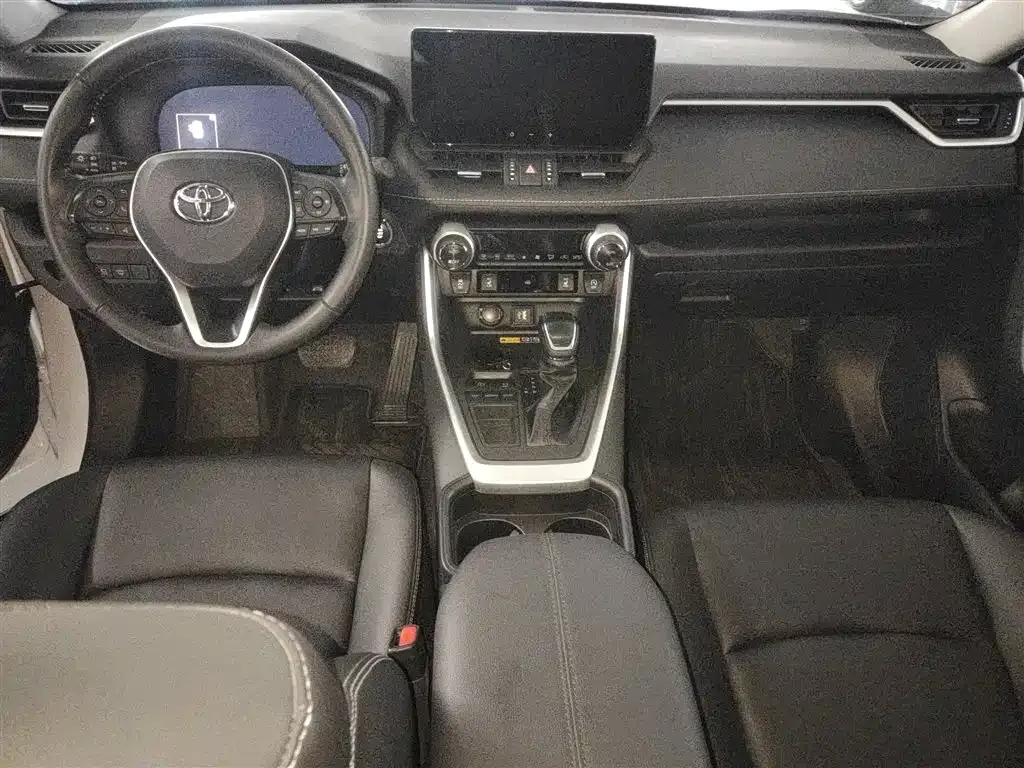 Toyota RAV4 — фото 10