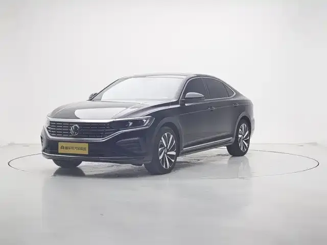 Volkswagen Passat — фото 1