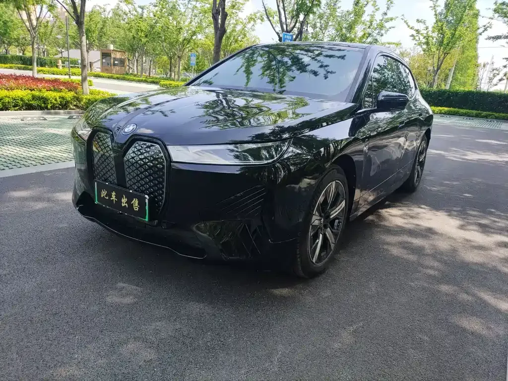 BMW iX