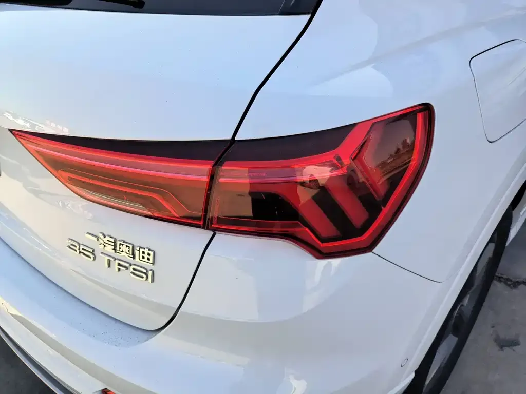 Audi Q3 — фото 4