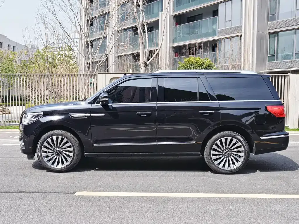 Lincoln Navigator 2021 из CN, фото 8