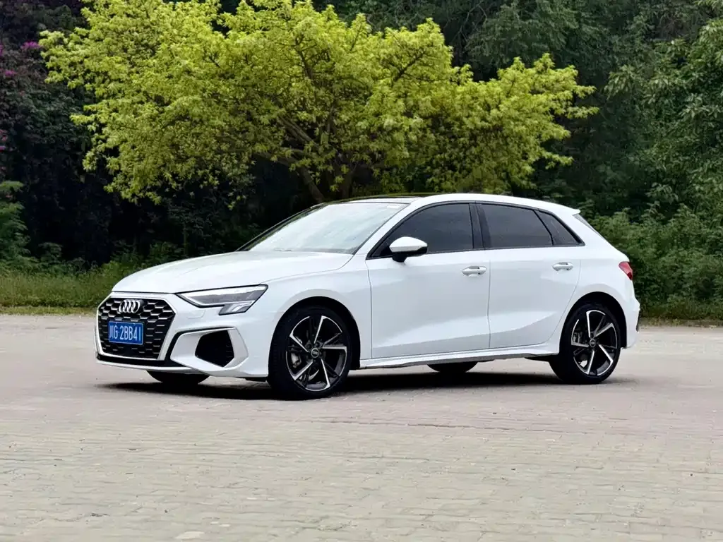 Audi A3 — фото 1