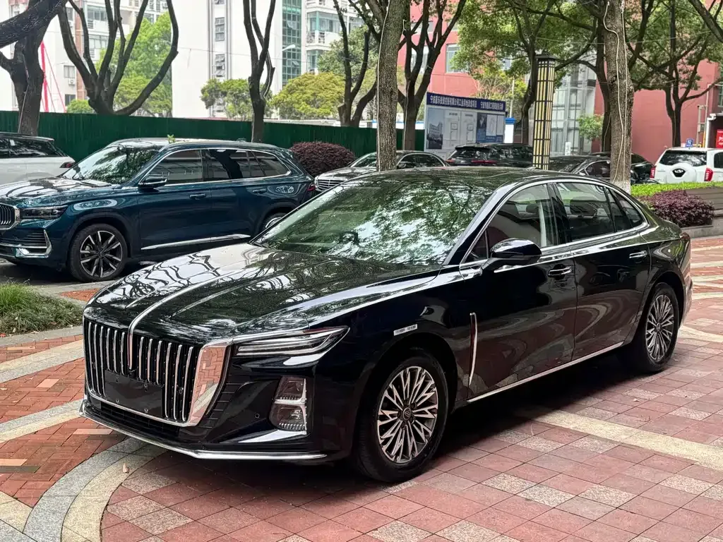 Hongqi H5 — фото 1