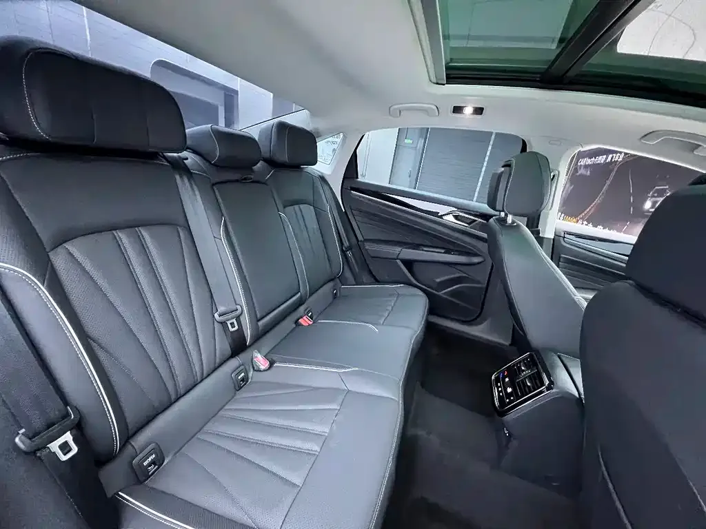 Volkswagen Passat — фото 7