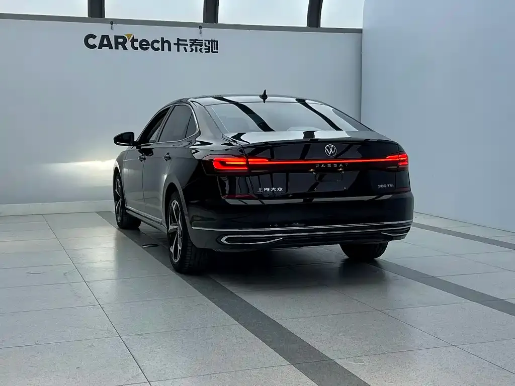 Volkswagen Passat — фото 9