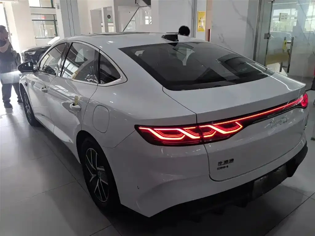 BYD Qin L — фото 6