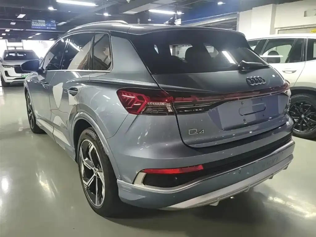 Audi Q4 e-tron — фото 10