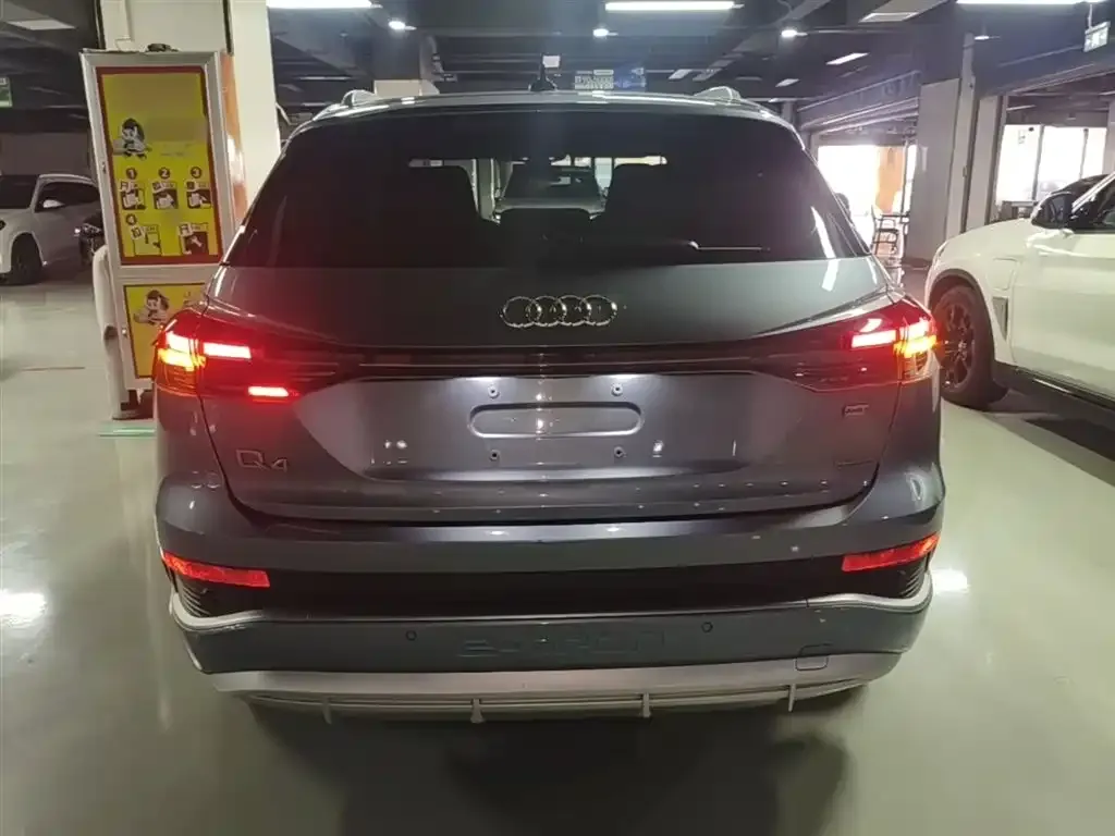 Audi Q4 e-tron — фото 3